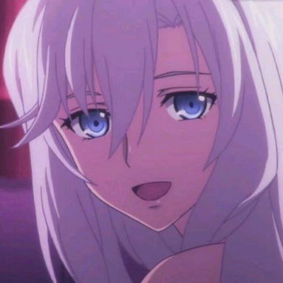 女子向回收箱投近40斤旧衣提现被拒